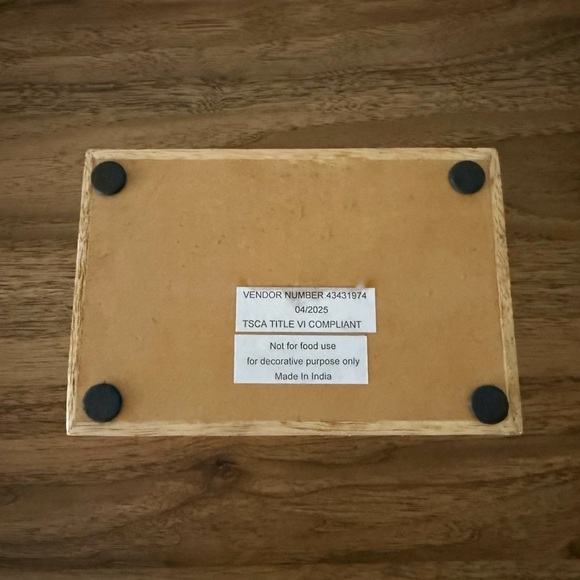 NWT Queen of Hearts Pink Art wooden Trinket Box - Picture 5 of 6